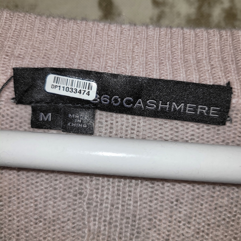 360 Cashmere Women's V-Neck Sweater in Soft Pink - Picture 4 of 4